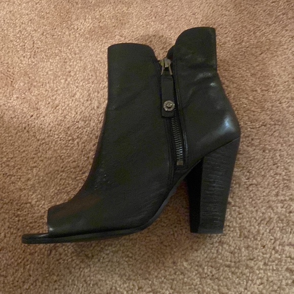 Guess open toe booties - Picture 3 of 4